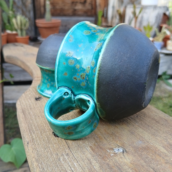 Set Of 2 Studio Pottery Mugs - Picture 5 of 8